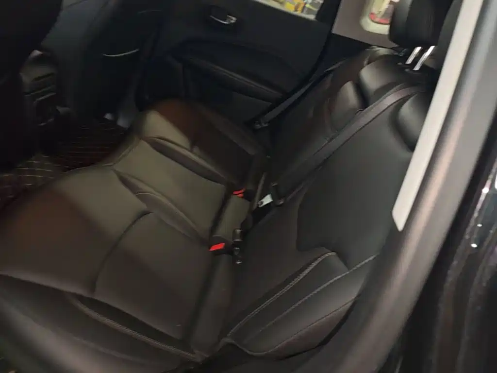 Jeep Compass — фото 17
