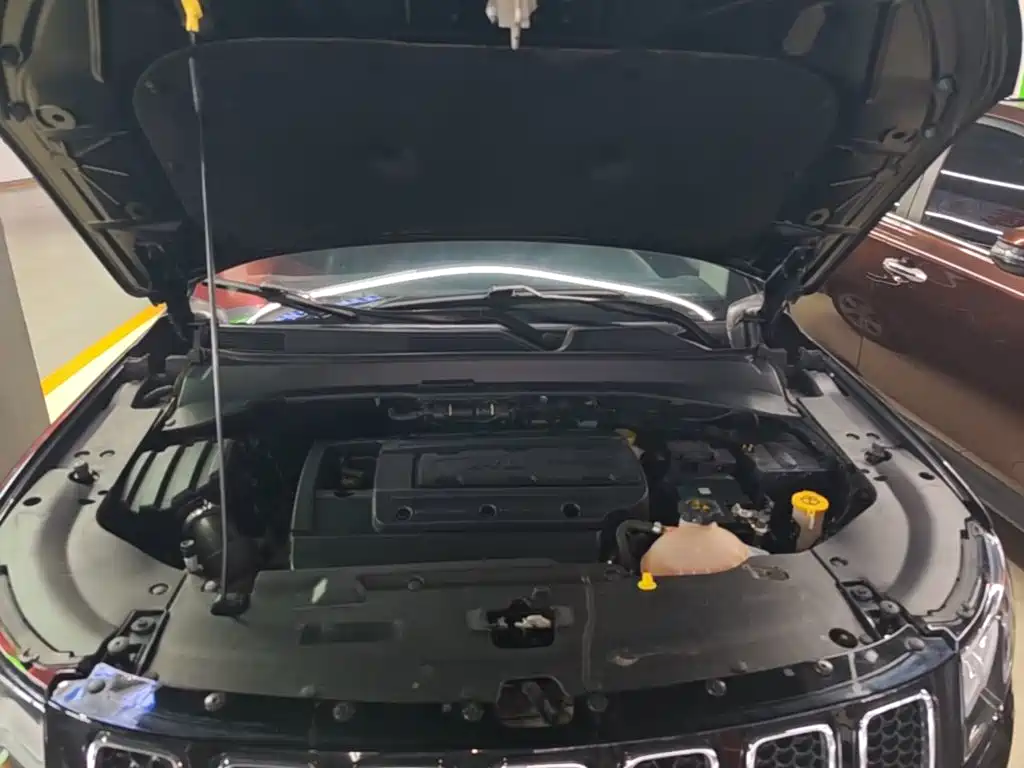 Jeep Compass — фото 20