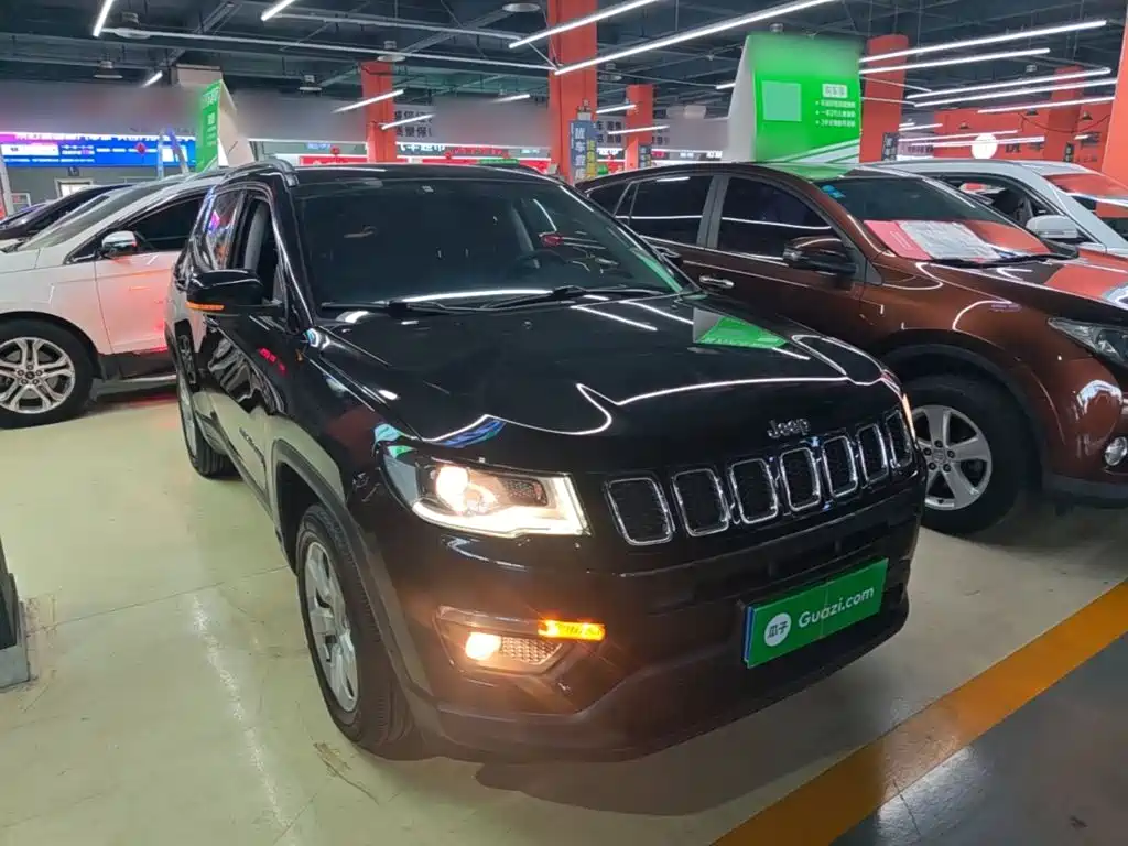 Jeep Compass — фото 4