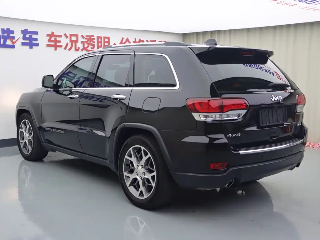 Jeep Grand Cherokee (Import) — фото 23
