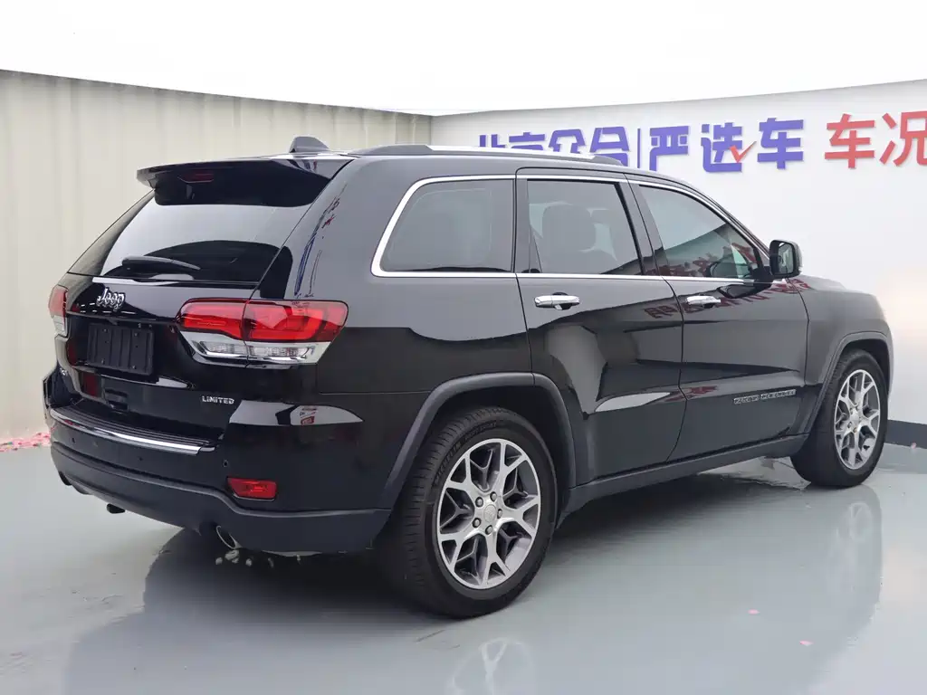 Jeep Grand Cherokee (Import) — фото 24