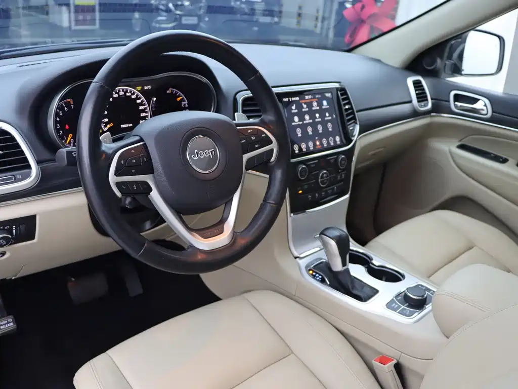 Jeep Grand Cherokee (Import) — фото 6