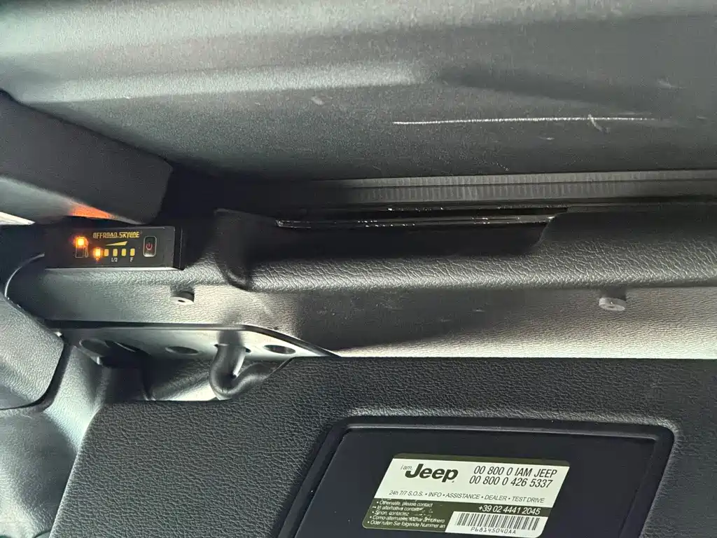 Jeep Wrangler — фото 11
