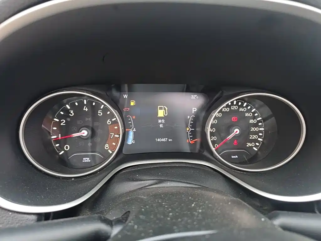 Jeep Compass — фото 17