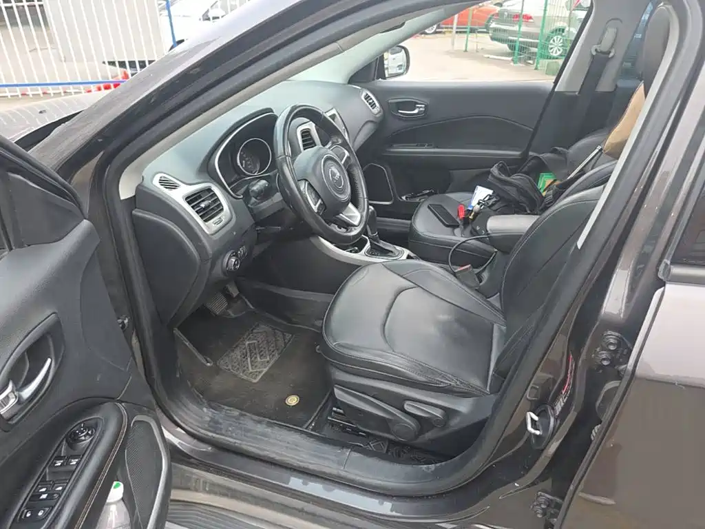 Jeep Compass — фото 20