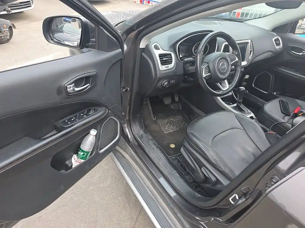 Jeep Compass — фото 21