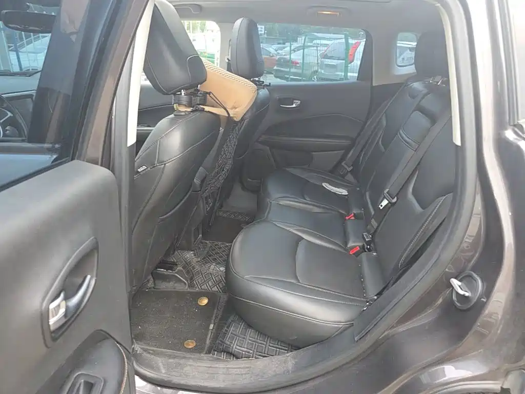Jeep Compass — фото 22