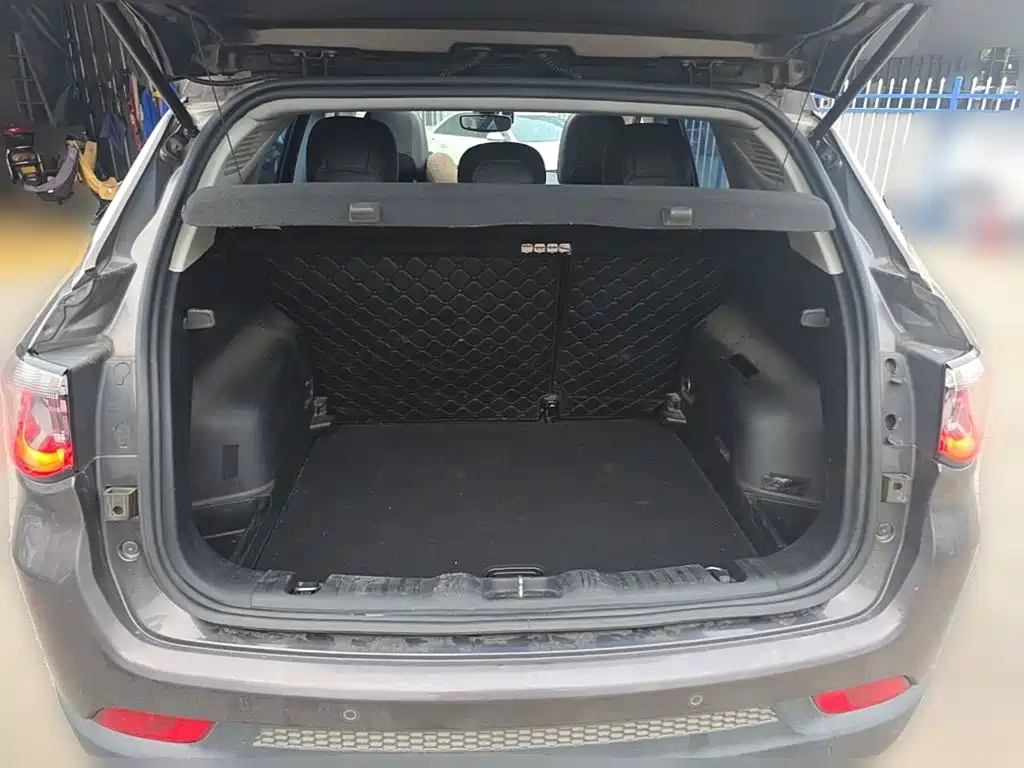 Jeep Compass — фото 24