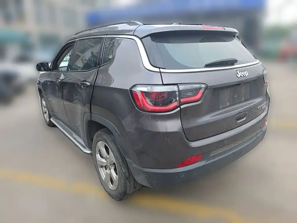 Jeep Compass — фото 7