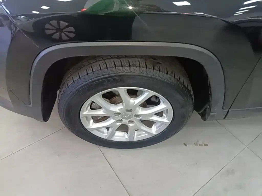 Jeep Cherokee — фото 23