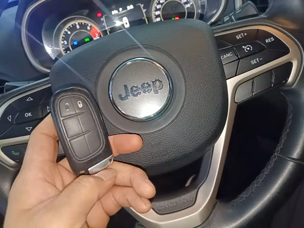 Jeep Cherokee — фото 9