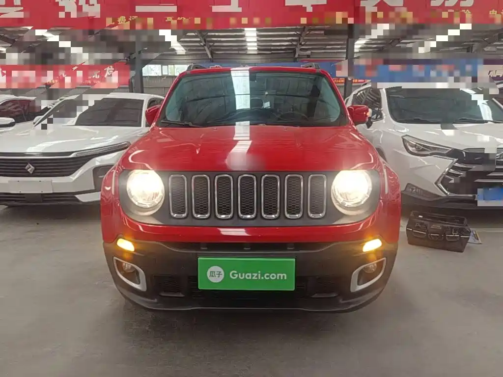 Jeep Renegade — фото 3