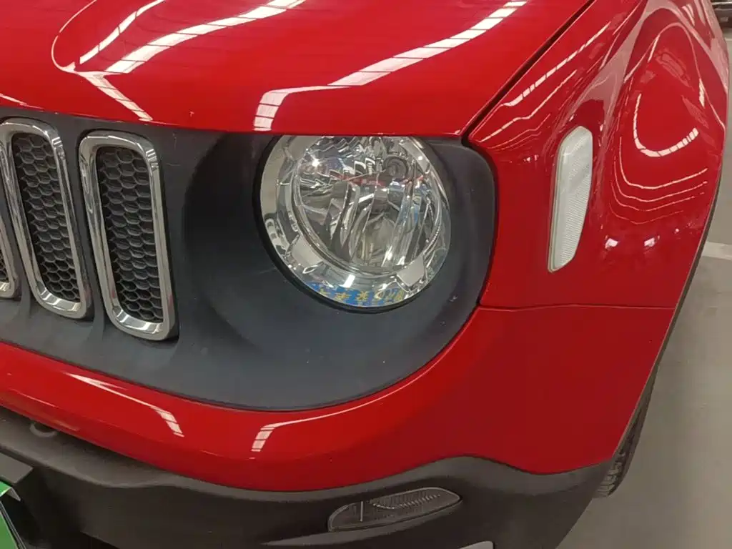 Jeep Renegade — фото 24