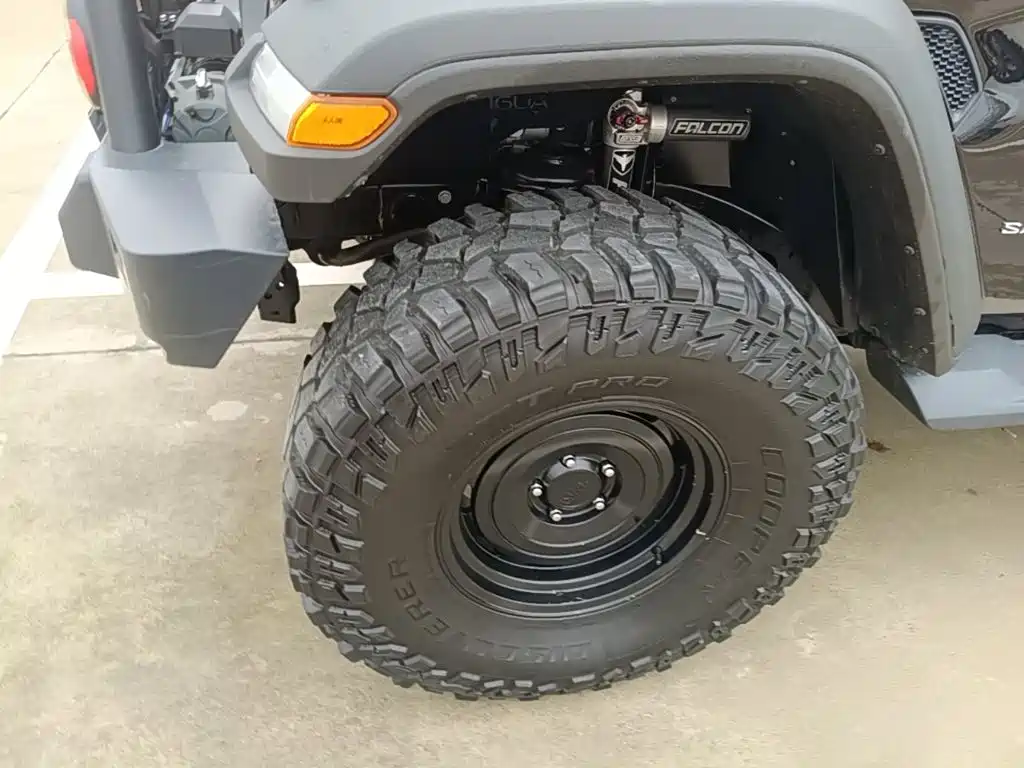 Jeep Wrangler — фото 23