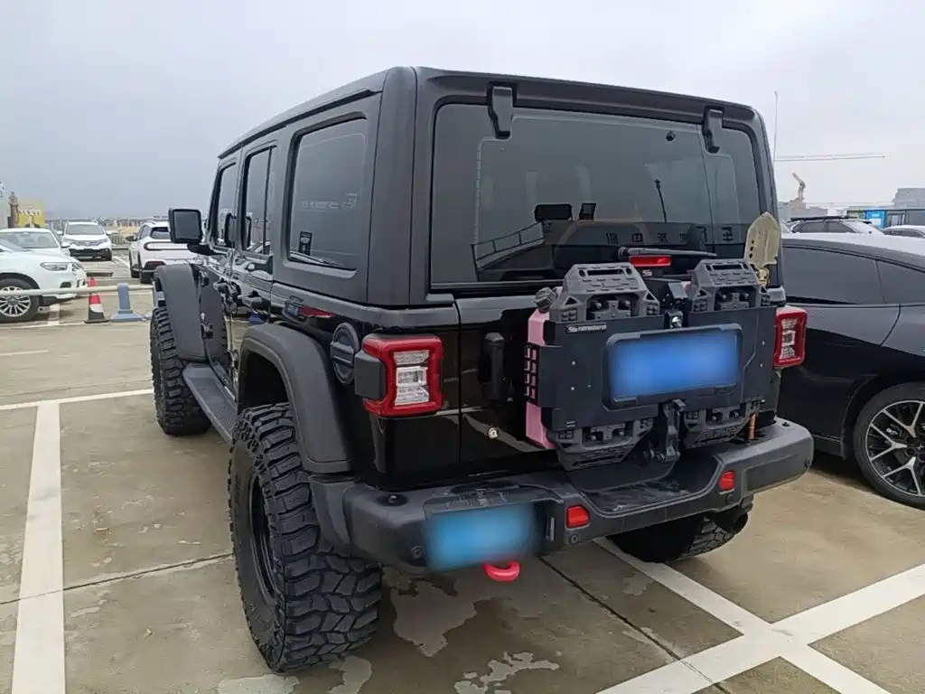 Jeep Wrangler — фото 5