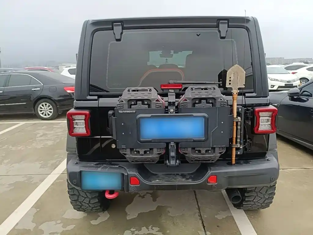 Jeep Wrangler — фото 6