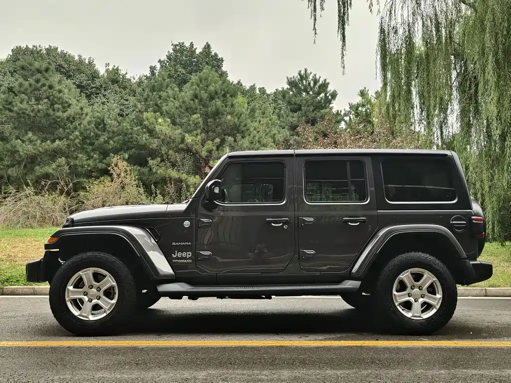 Jeep Wrangler — фото 5