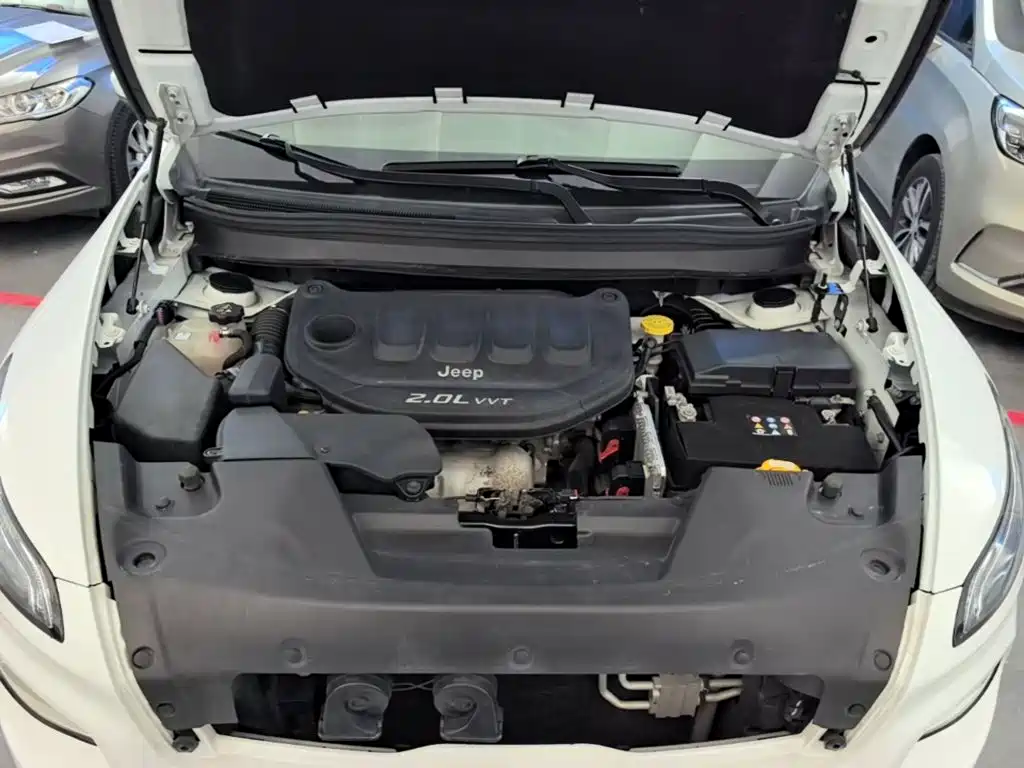 Jeep Cherokee — фото 20