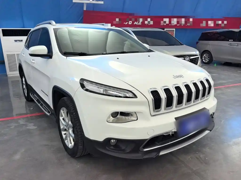 Jeep Cherokee — фото 4