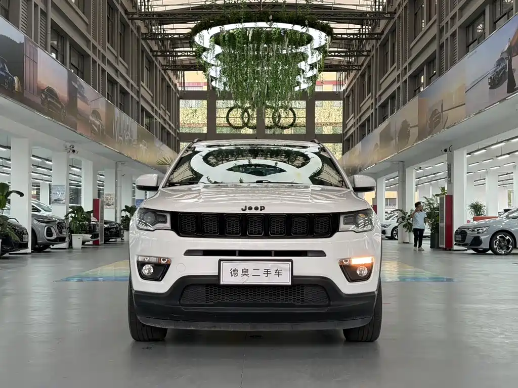 Jeep Compass — фото 3