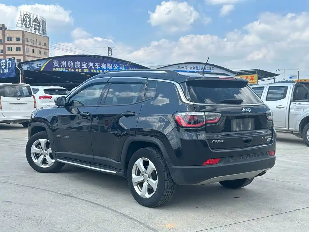 Jeep Compass — фото 2
