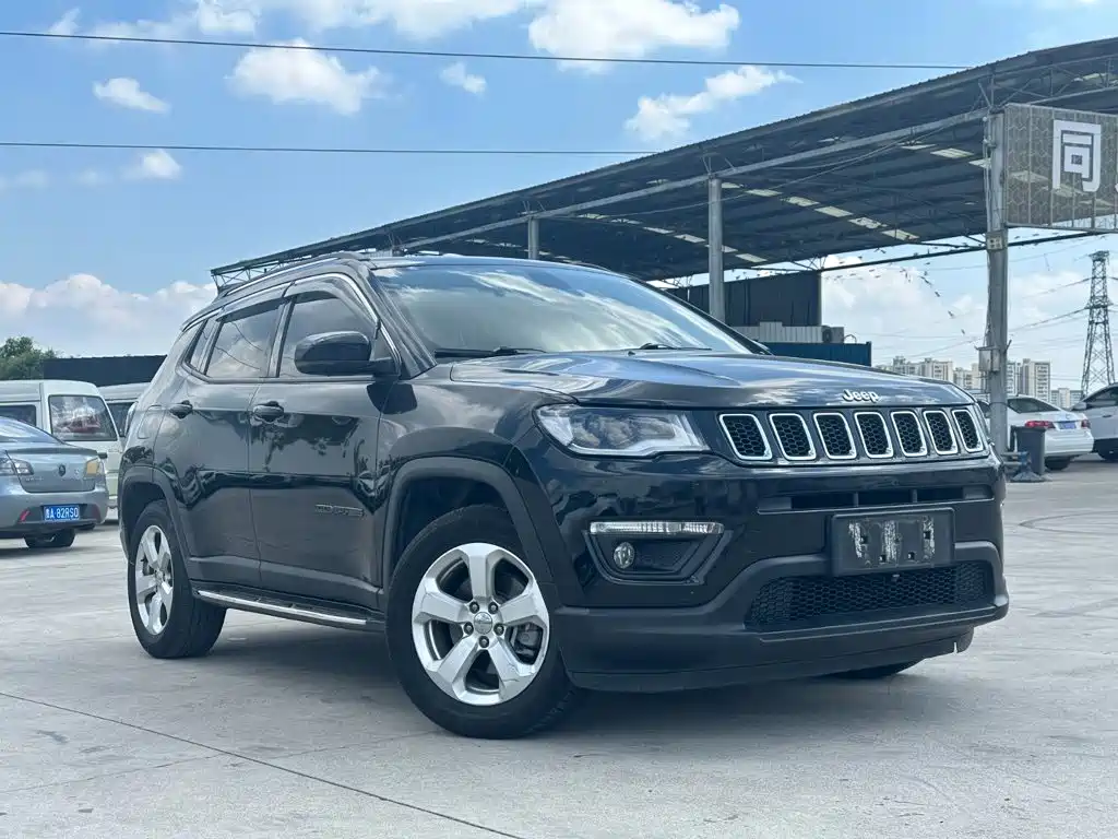 Jeep Compass — фото 4