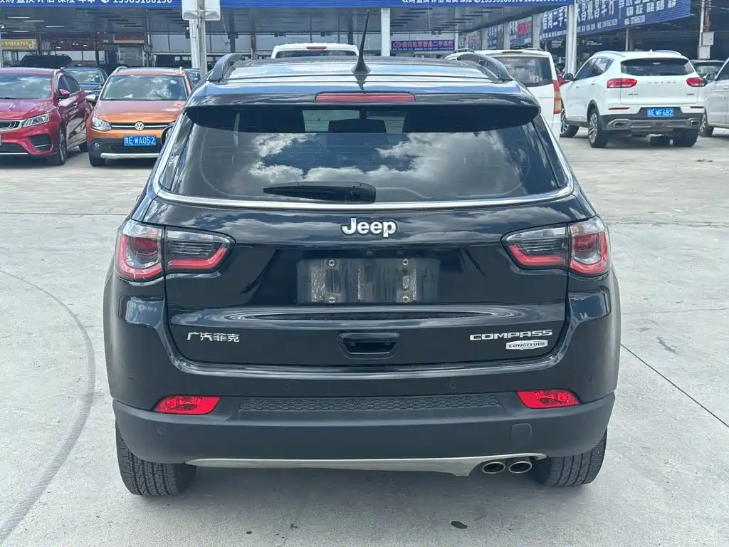 Jeep Compass — фото 7
