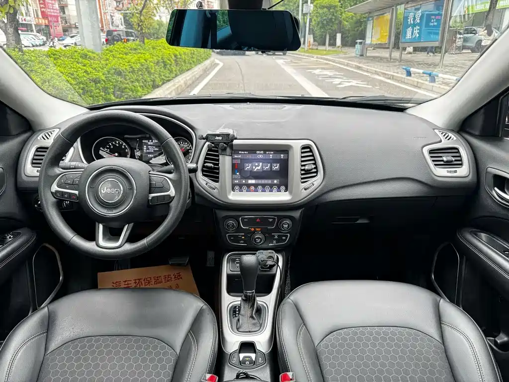 Jeep Compass — фото 19