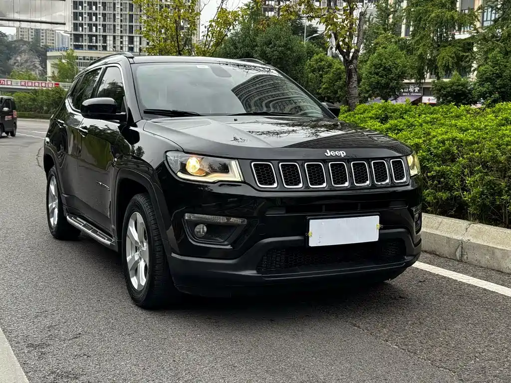 Jeep Compass — фото 3