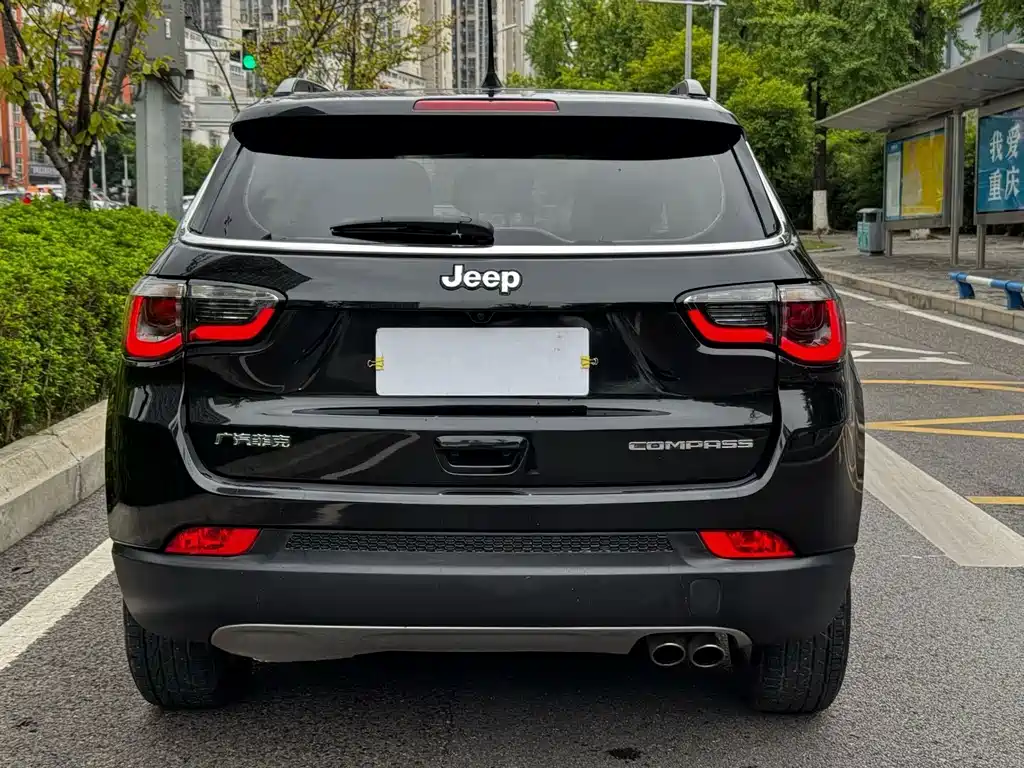 Jeep Compass — фото 25