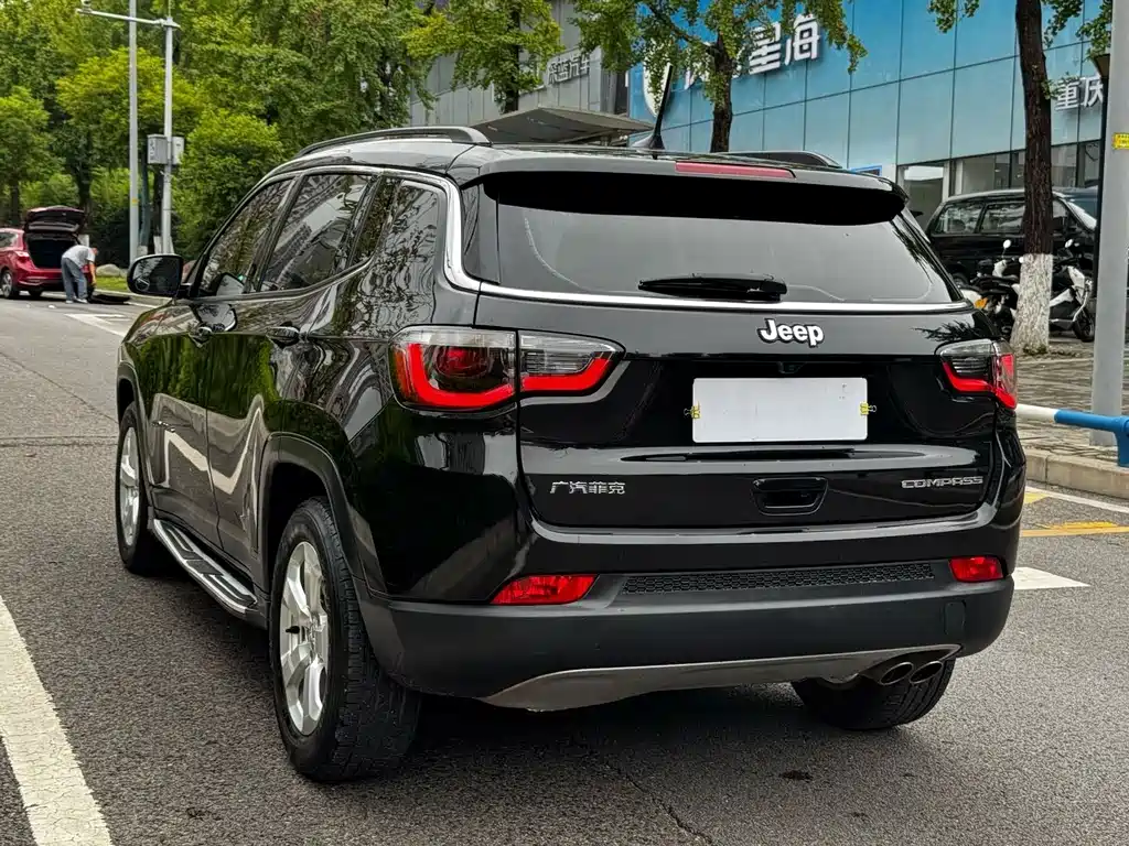 Jeep Compass — фото 26