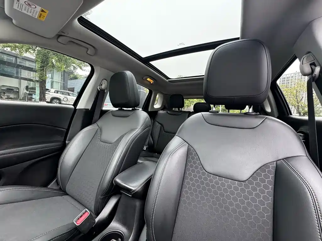 Jeep Compass — фото 8
