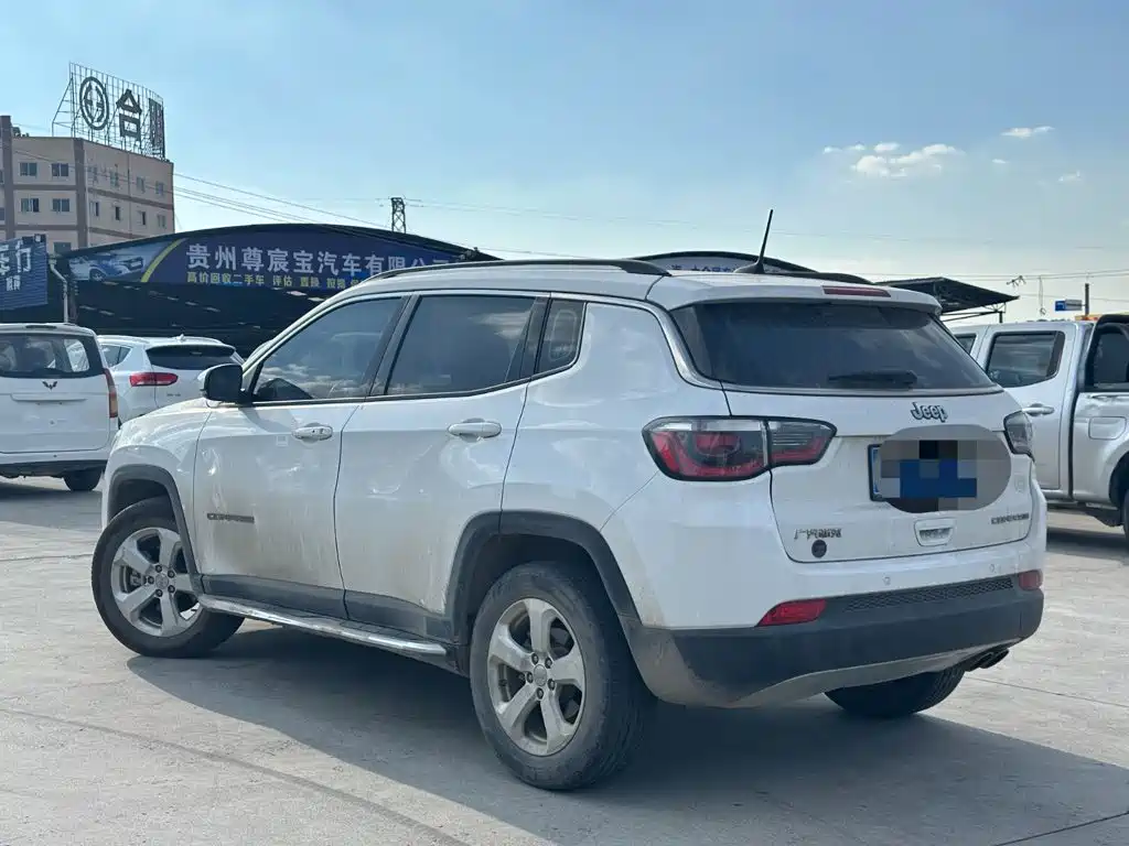 Jeep Compass — фото 5