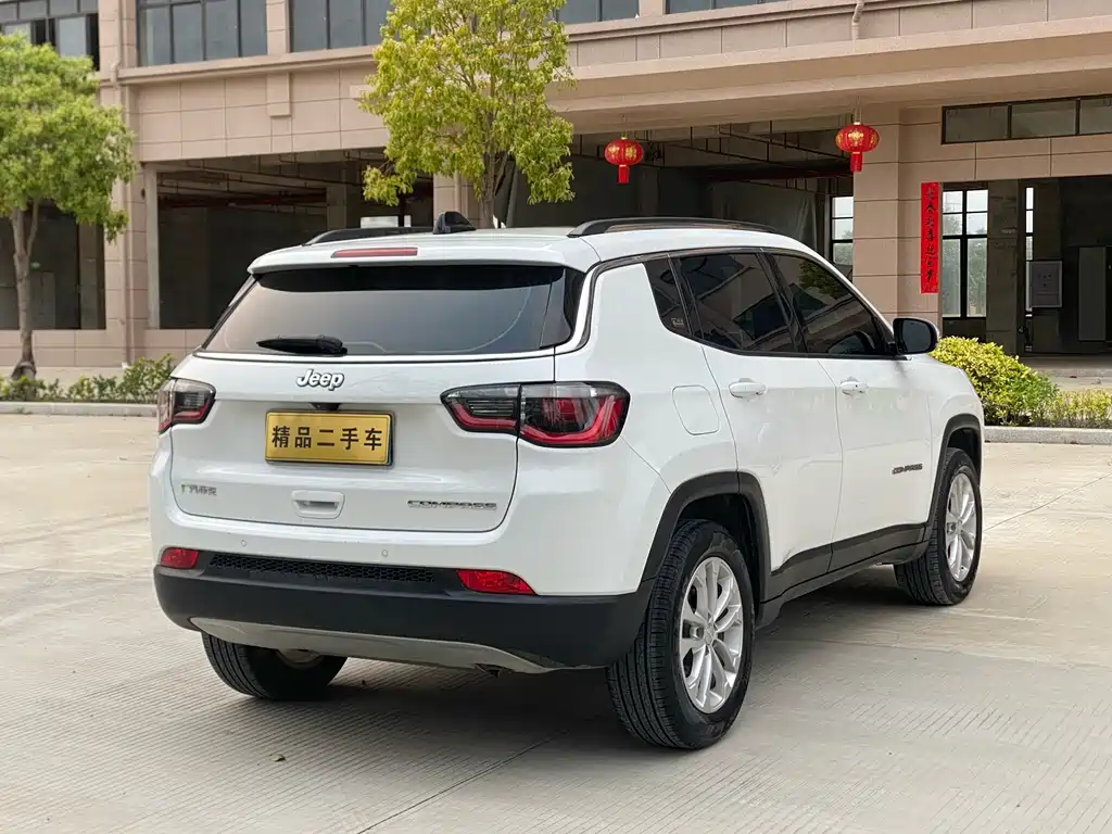 Jeep Compass — фото 7