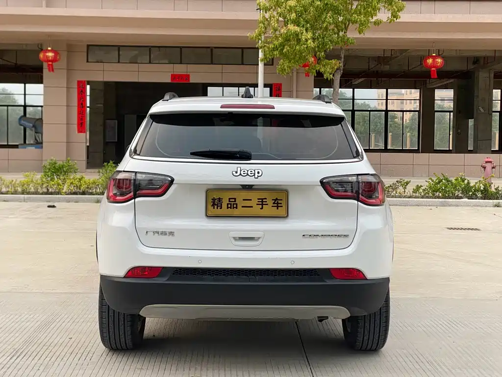 Jeep Compass — фото 8