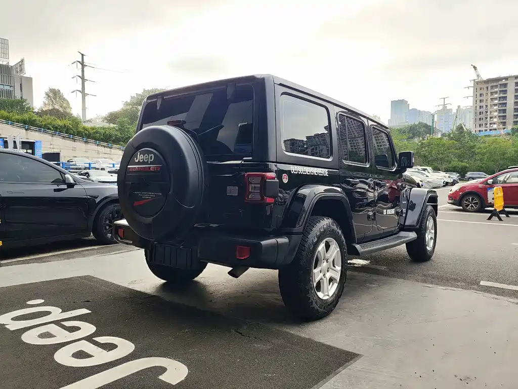 Jeep Wrangler — фото 17