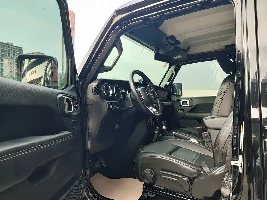 Jeep Wrangler — фото 5
