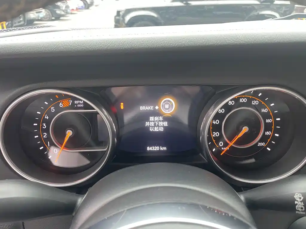 Jeep Wrangler — фото 10