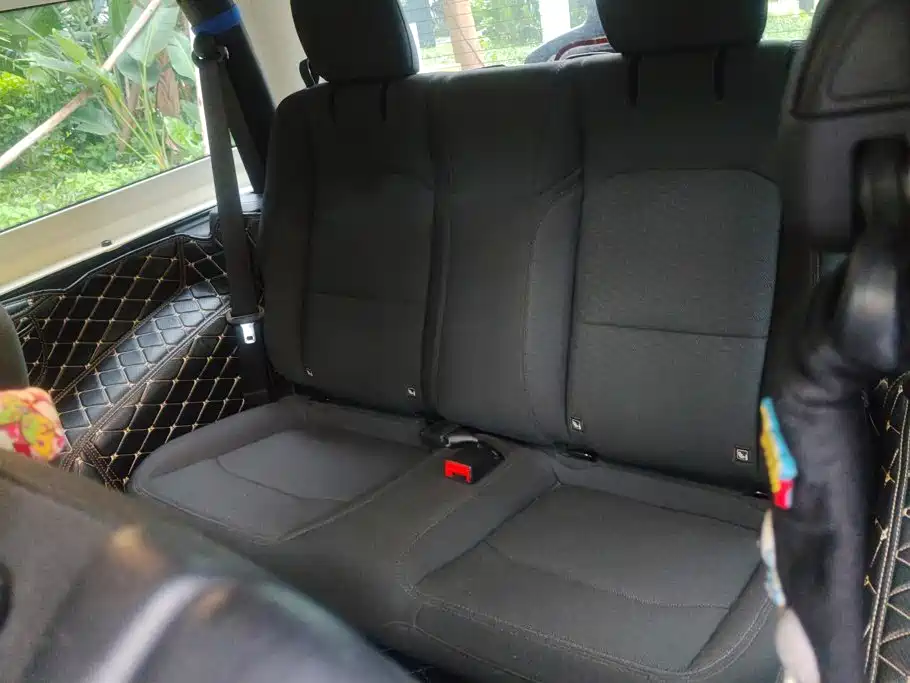 Jeep Wrangler — фото 11