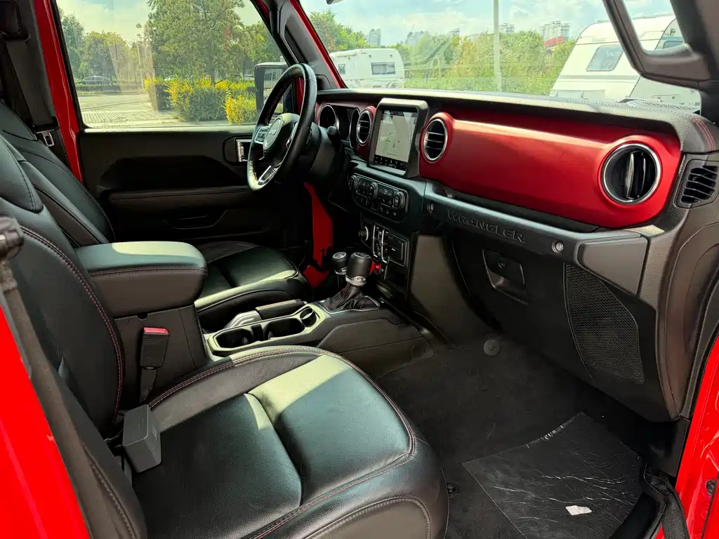 Jeep Wrangler — фото 17