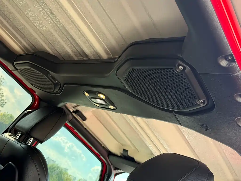 Jeep Wrangler — фото 19