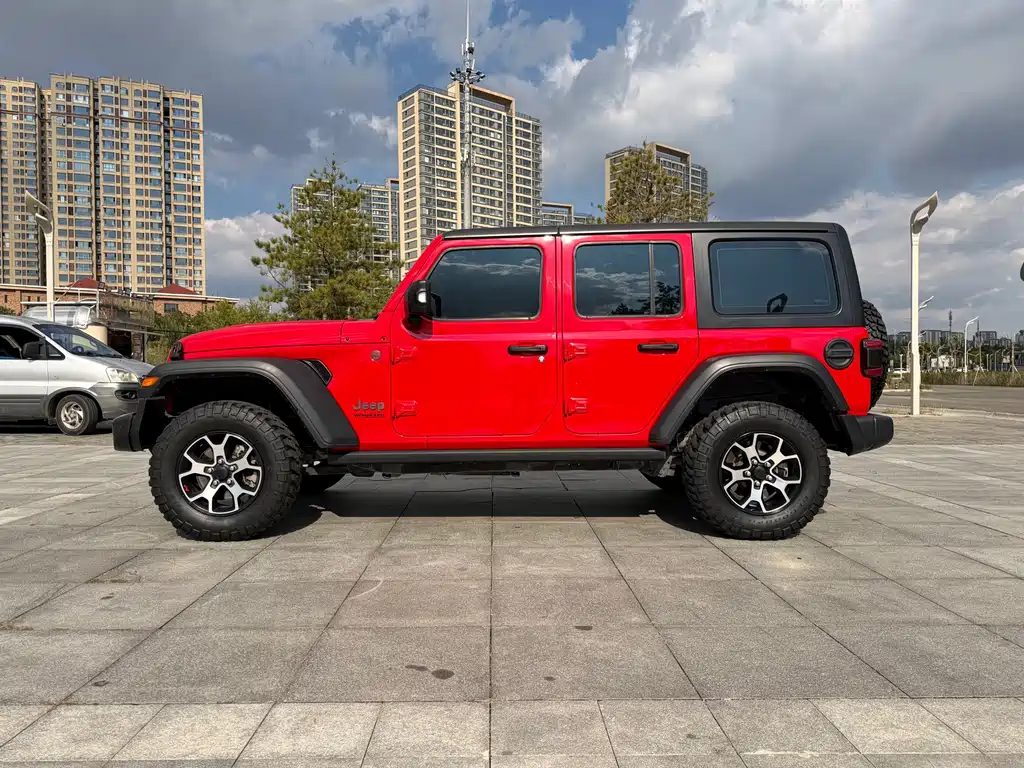 Jeep Wrangler — фото 20