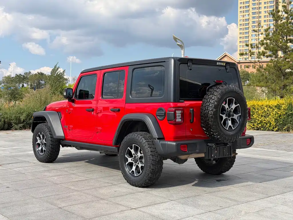 Jeep Wrangler — фото 7