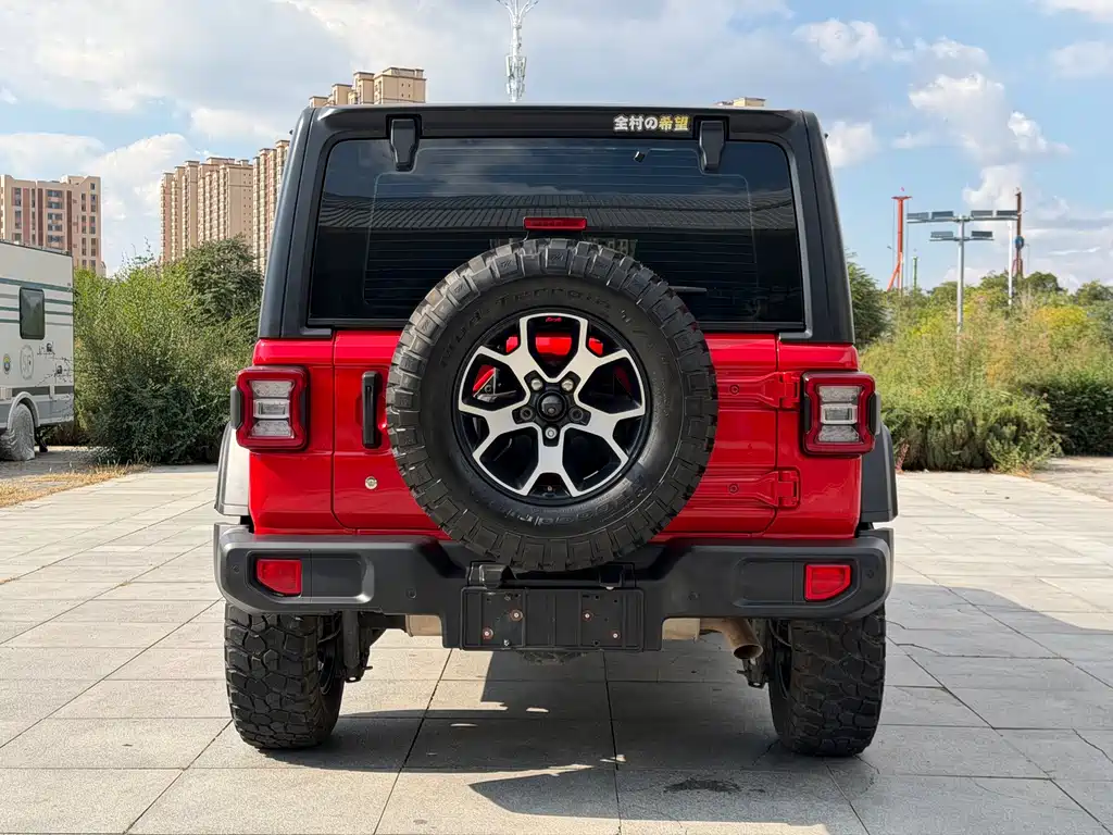 Jeep Wrangler — фото 8