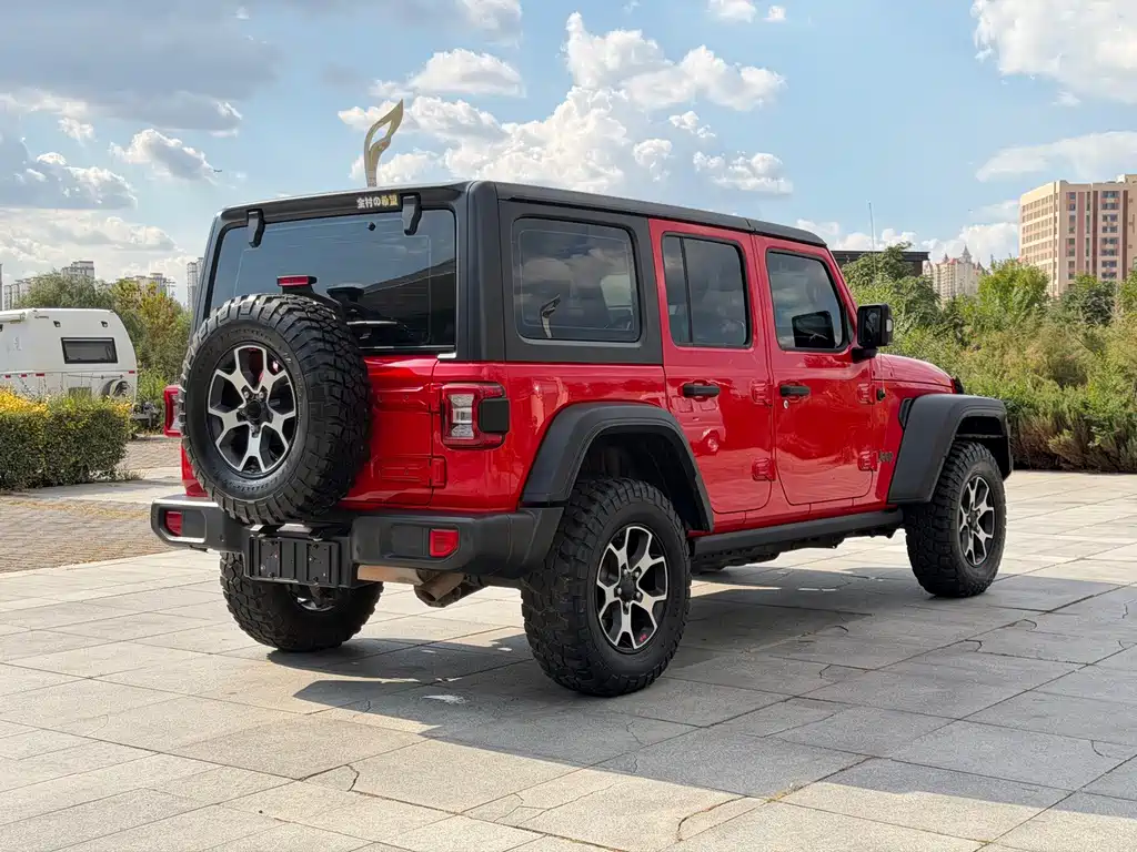 Jeep Wrangler — фото 9