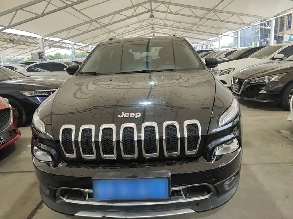 Jeep Cherokee — фото 3