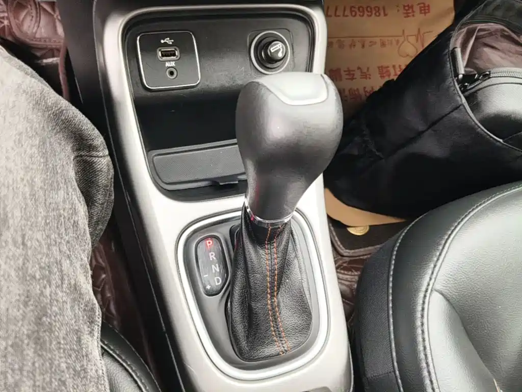 Jeep Compass — фото 14