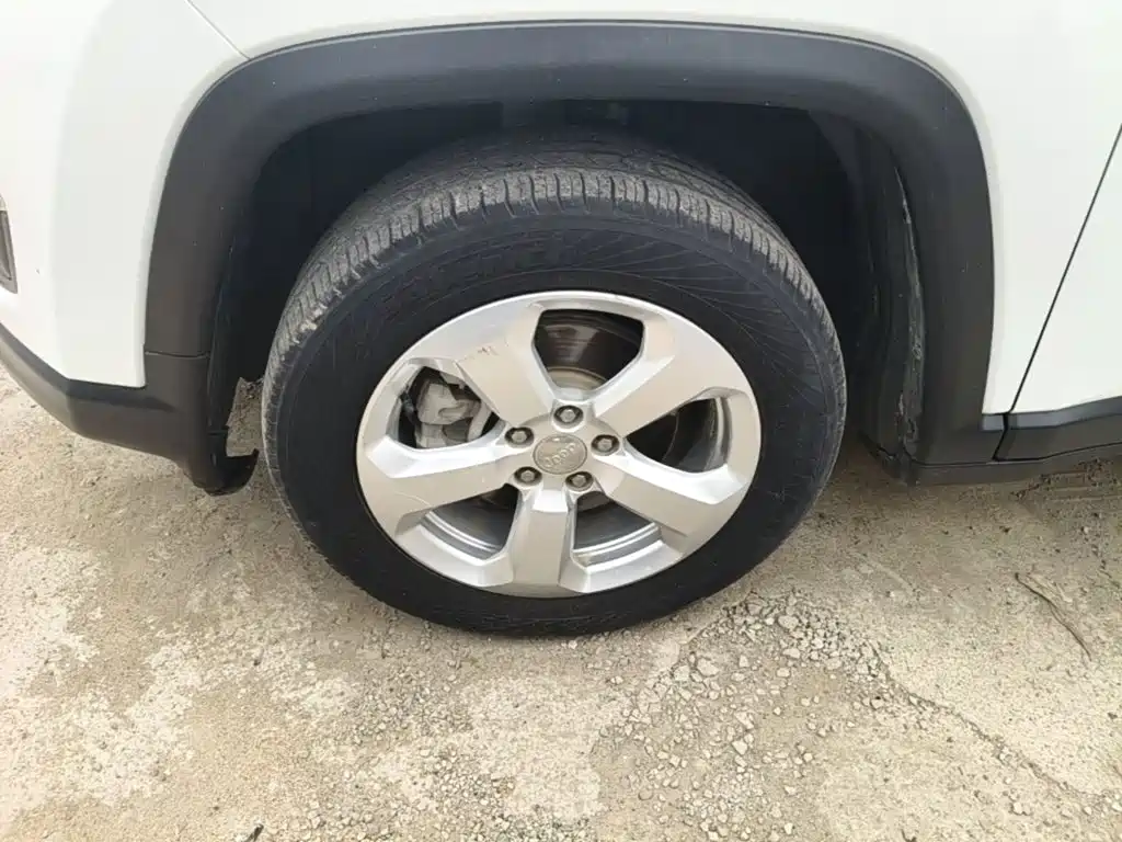 Jeep Compass — фото 23
