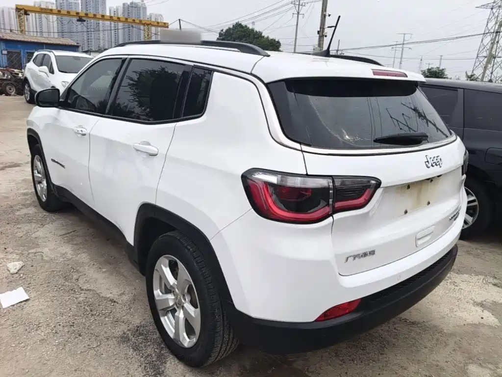 Jeep Compass — фото 5