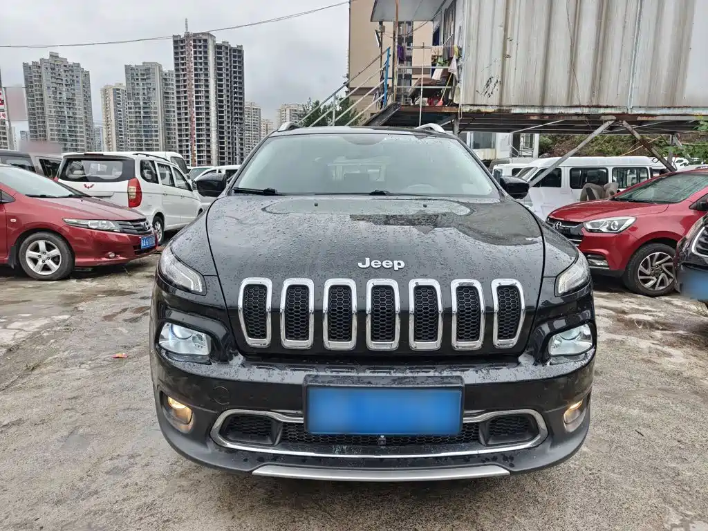Jeep Cherokee — фото 3